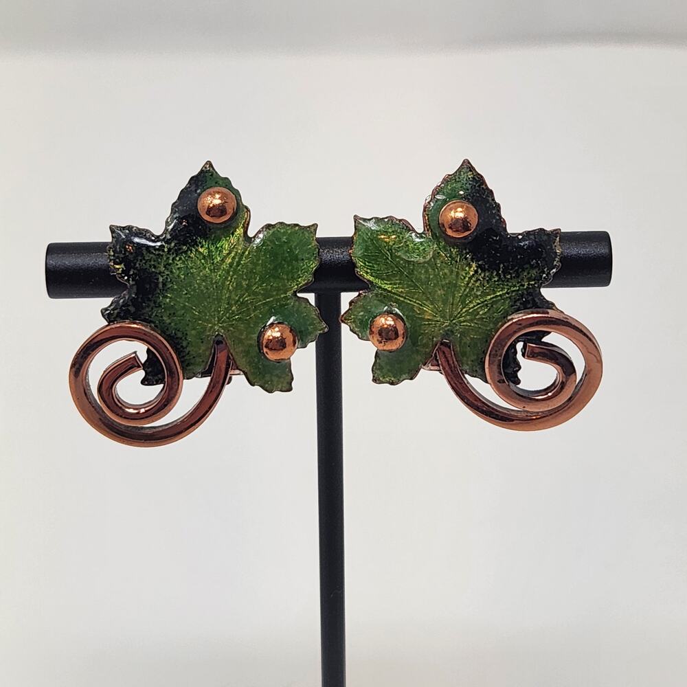 Matisse Green Enamel Copper Maple Leaf Clipon Earrings 1950s Vintage Swirl MCM